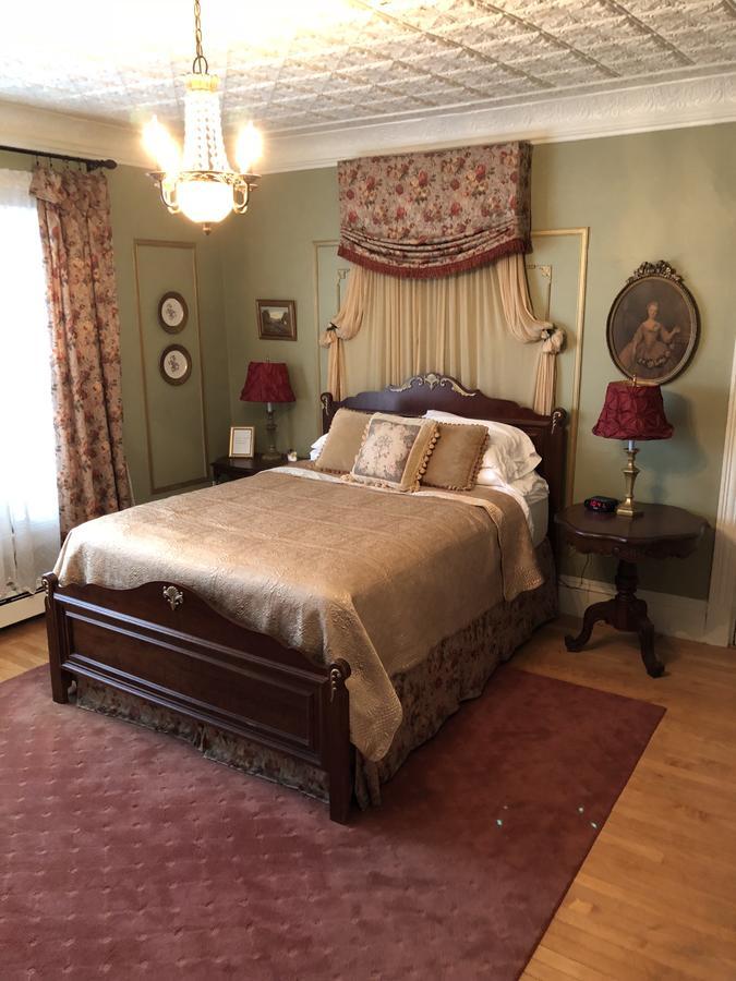 Penley House Bed & Breakfast Auburn Exterior photo